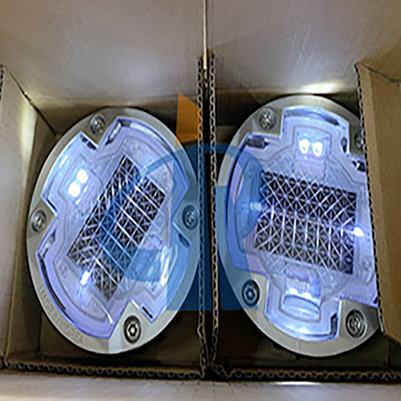 Application occasions and precautions of solar road stud lights